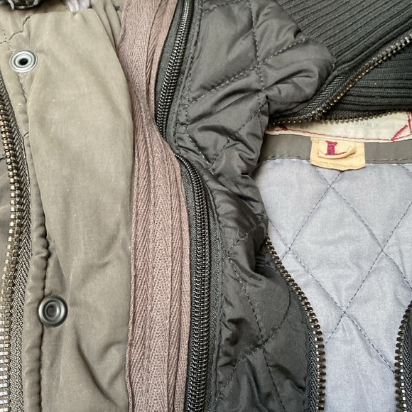 Stylish, fitted and like new Khujo jacket - layers can detach - Picture 7 of 11